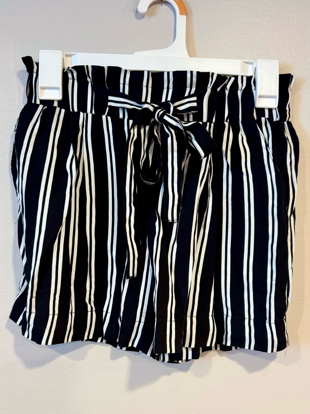 Ambiance Apparel Boutique Black White Striped Paperbag Tie Shorts Small NWT